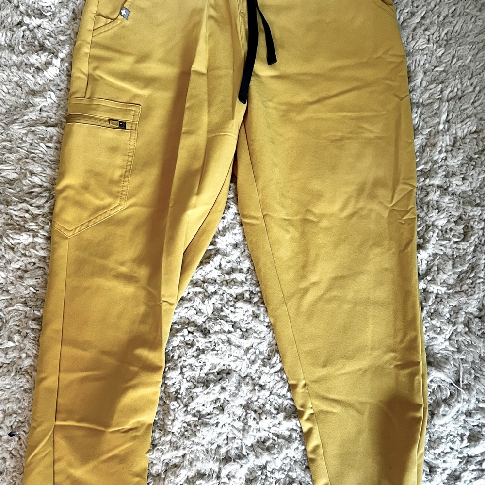 Figs high waisted joggers. Gold, size small, regular length. Like new condition